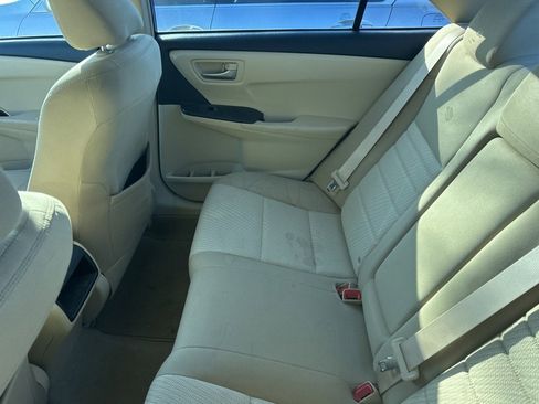 Used 2016 Toyota Camry LE image 8