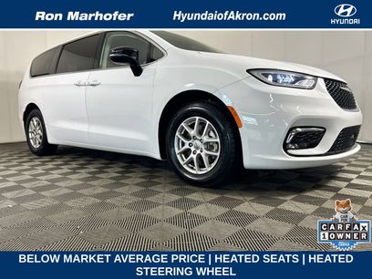 Used 2024 Chrysler Pacifica Touring-L