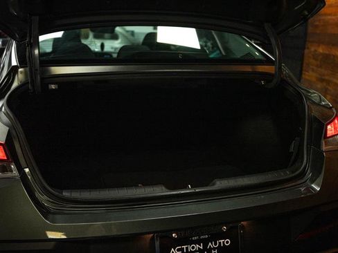 Used 2024 Hyundai Elantra SEL FWD image 7