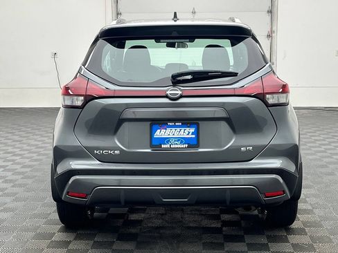 Used 2024 Nissan Kicks SR FWD image 8
