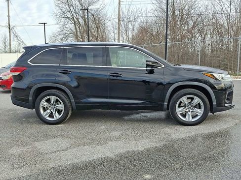 Used 2019 Toyota Highlander Limited image 11