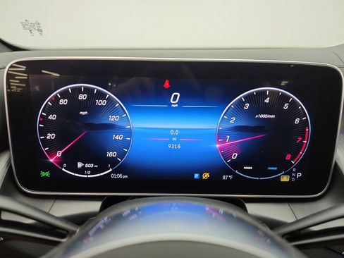 Used 2024 Mercedes-Benz GLC 300 image 10