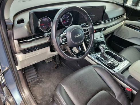 Used 2024 Kia Carnival EX FWD image 9