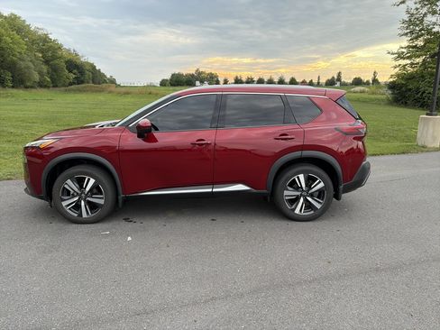 Used 2023 Nissan Rogue SL AWD/4WD image 8