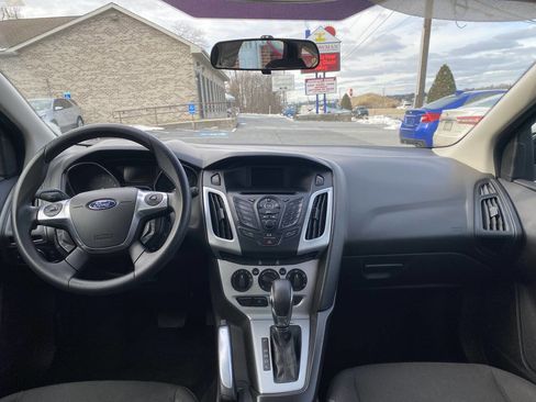 Used 2013 Ford Focus SE w/ SE Winter Pkg image 22