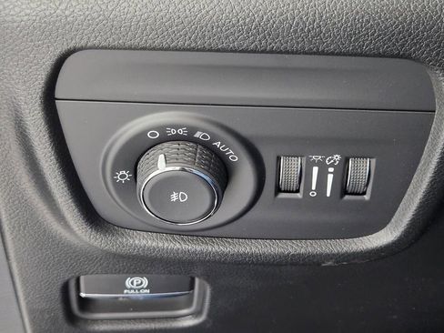 New 2025 Jeep Grand Cherokee L Limited w/ Luxury Tech Group II image 28