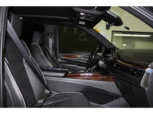 Used 2022 Cadillac Escalade ESV Premium Luxury image 28