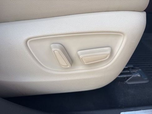 Used 2020 Toyota Highlander Limited image 13