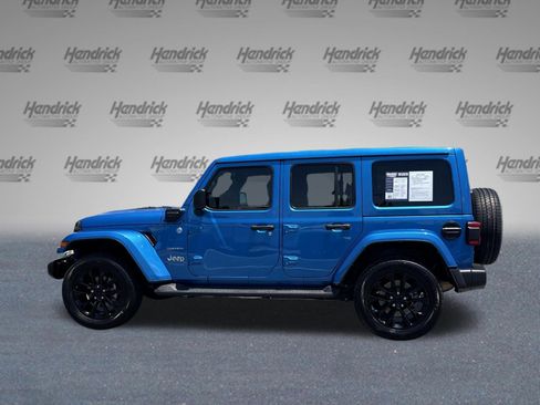 Used 2022 Jeep Wrangler Unlimited Sahara AWD/4WD image 4