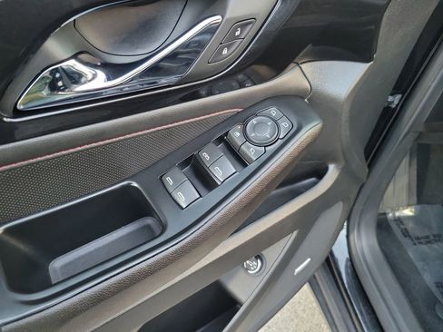 Used 2023 Chevrolet Traverse RS image 16