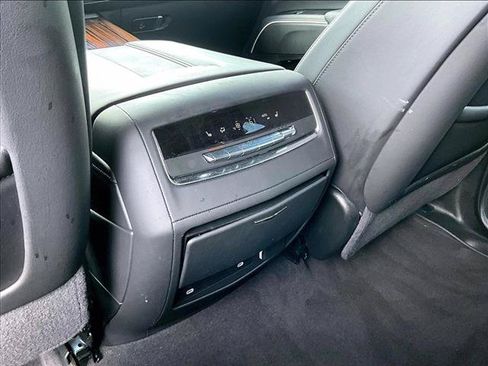 Used 2024 Cadillac Escalade Premium Luxury AWD/4WD image 24