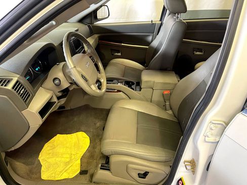 Used 2005 Jeep Grand Cherokee Limited image 23