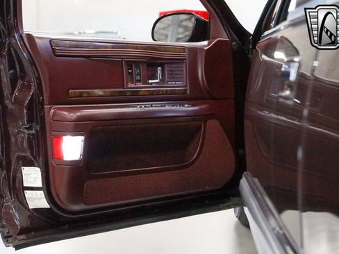 Used 1996 Buick Roadmaster Limited image 18