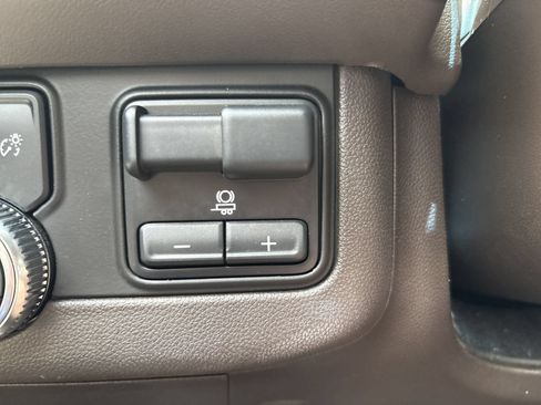 Used 2021 GMC Yukon SLT w/ SLT Luxury Package AWD/4WD image 14