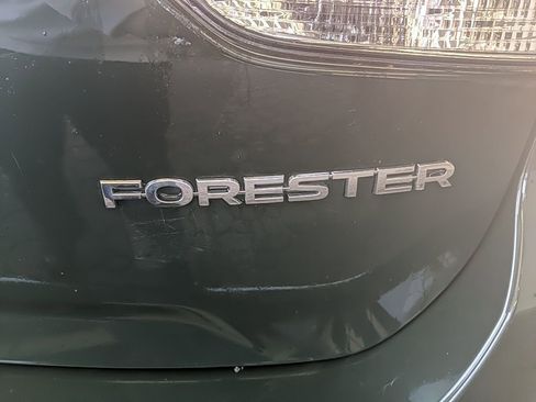 Used 2023 Subaru Forester Premium image 9