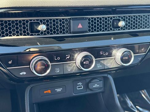 Certified 2024 Honda Civic EX image 28
