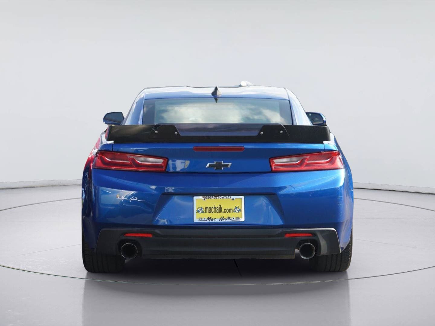 Used 2018 Chevrolet Camaro LT RWD image 7