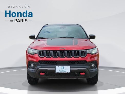 Used 2025 Jeep Compass Trailhawk AWD/4WD image 2