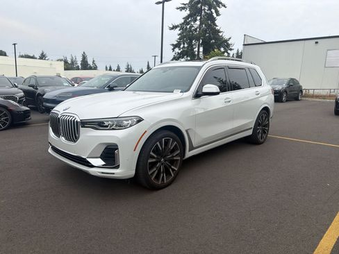 Used 2022 BMW X7 xDrive40i w/ Executive Package AWD/4WD image 2