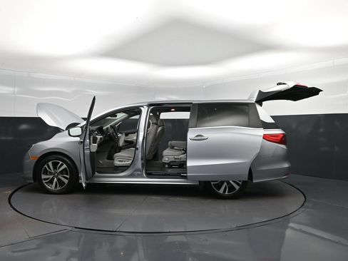 Used 2023 Honda Odyssey Touring image 48