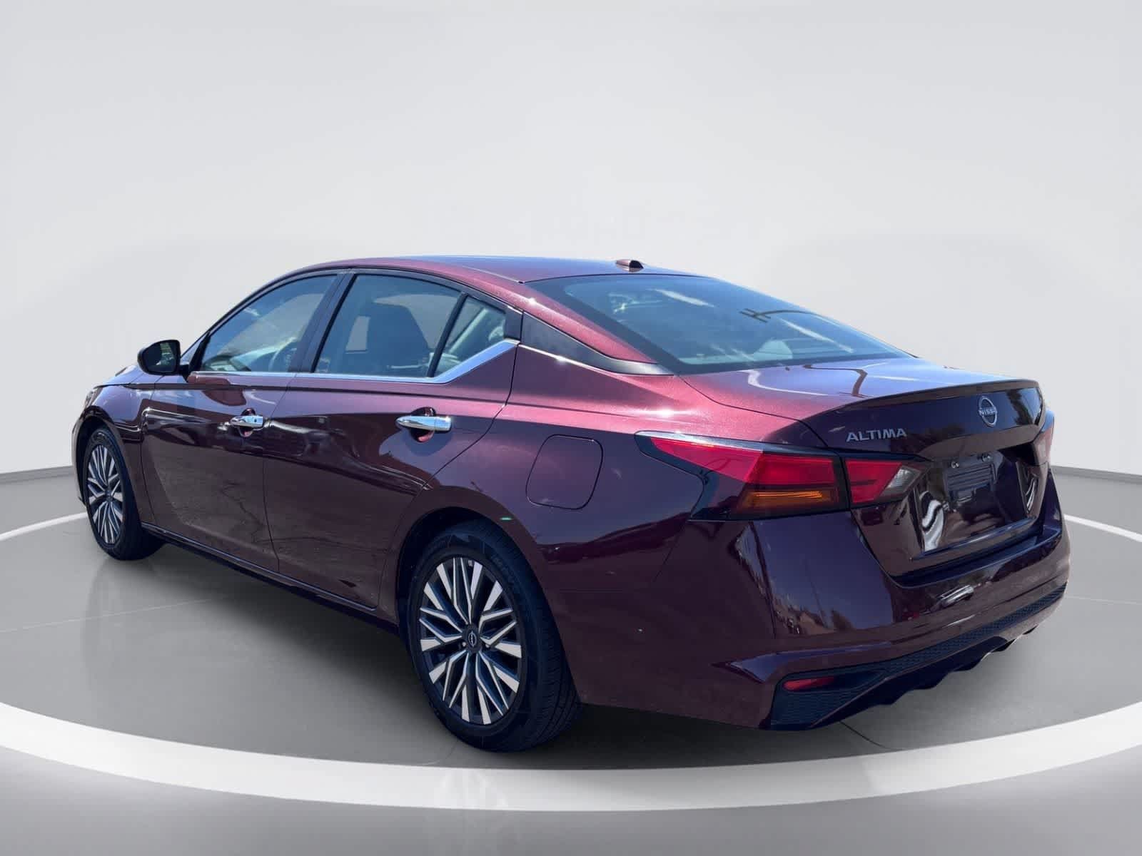 Used 2025 Nissan Altima 2.5 SV FWD image 4