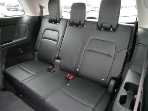 Used 2022 Nissan Pathfinder SL image 18