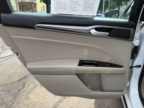 Used 2020 Ford Fusion SEL FWD image 12
