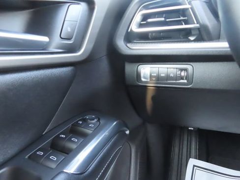 Used 2025 Chevrolet Traverse LT w/ Driver Confidence Package AWD/4WD image 32