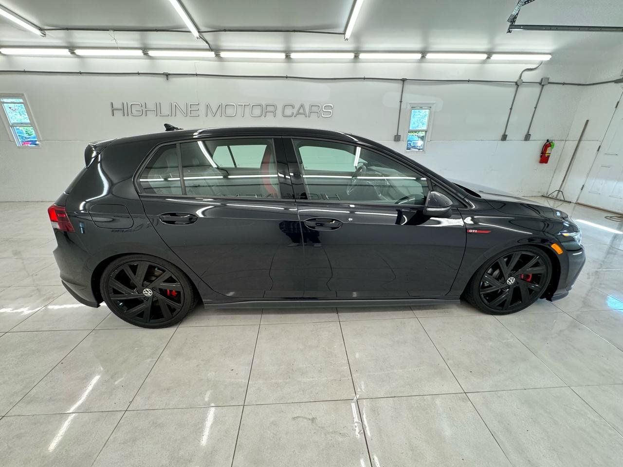 Used 2022 Volkswagen GTI SE FWD image 4