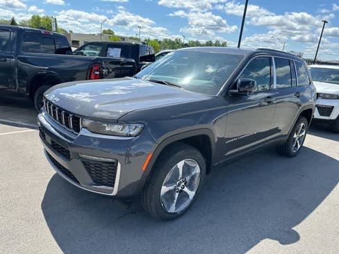 New 2026 Jeep Grand Cherokee Limited AWD/4WD image 2