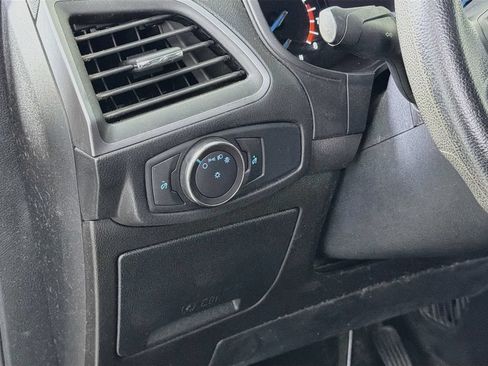 Used 2018 Ford Edge SE AWD/4WD image 13