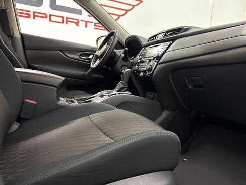 Used 2017 Nissan Rogue SV w/ SV Family Package image 57