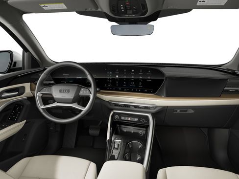 Certified 2025 Audi Q5 Premium w/ Convenience Package AWD/4WD image 3