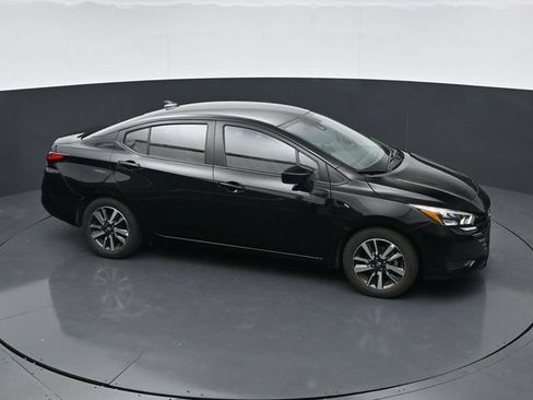 Used 2025 Nissan Versa SV FWD image 30