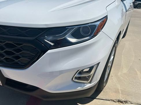 Used 2020 Chevrolet Equinox LS w/ LPO, Blackout Package FWD image 4