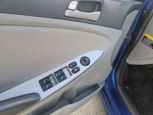 Used 2015 Hyundai Accent GLS FWD image 15