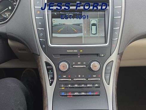 Used 2016 Lincoln MKX Reserve w/ Luxury Package image 18