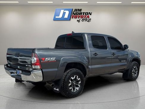 Used 2015 Toyota Tacoma 4x4 Double Cab w/ SR5 Package image 5