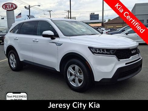 Certified 2023 Kia Sorento LX FWD image 1