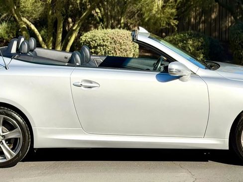 Used 2014 Lexus IS 250C w/ Luxury Package image 4
