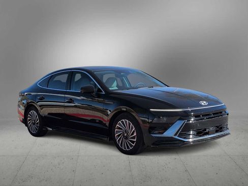 New 2025 Hyundai Sonata Limited image 2