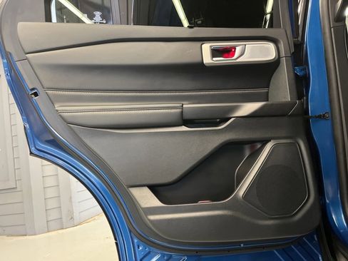 Used 2020 Ford Explorer ST w/ ST Street Pack image 32