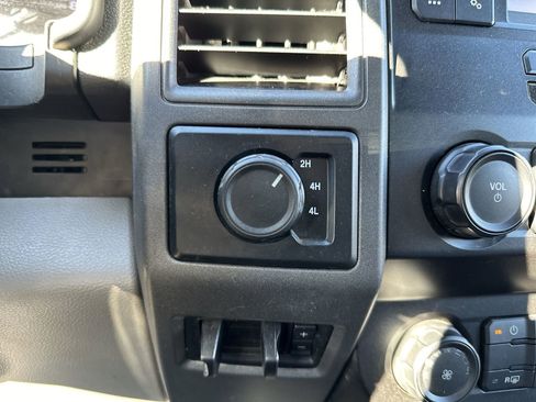 Used 2021 Ford F550 4x4 Regular Cab Super Duty image 18