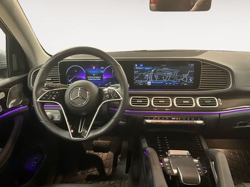 Used 2025 Mercedes-Benz GLS 450 4MATIC image 19