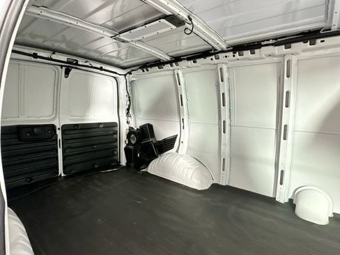 Used 2023 Chevrolet Express 2500 w/ Driver Convenience Package RWD image 4