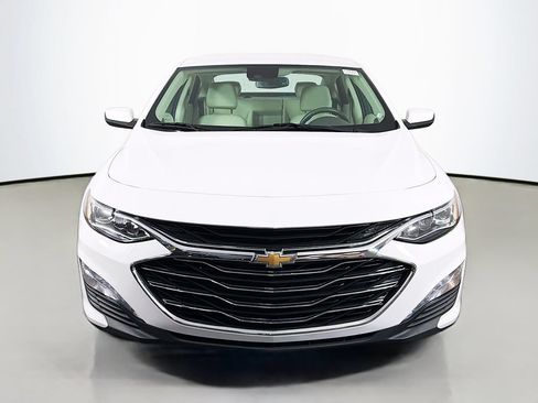 Used 2024 Chevrolet Malibu LT FWD image 2