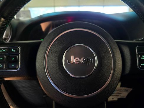 Used 2018 Jeep Wrangler Unlimited Sport w/ Connectivity Group AWD/4WD image 29