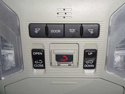 Used 2025 Toyota RAV4 XLE w/ Convenience Package AWD/4WD image 13