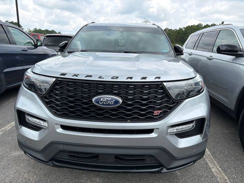 Used 2023 Ford Explorer ST w/ Equipment Group 401A RWD image 4