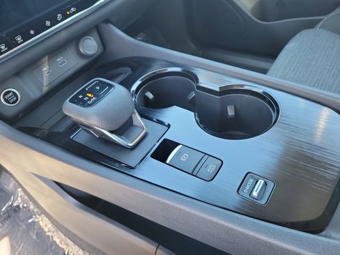 Certified 2022 Nissan Rogue SV FWD image 23